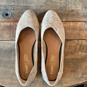 TOMS flats size 7
